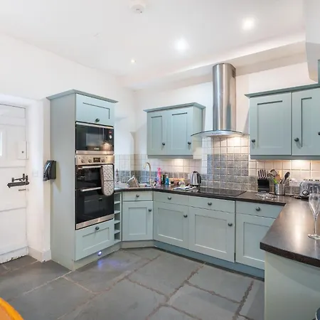 Дом отдыха 3 Bed In Skelwith Bridge Oc-lr130 *