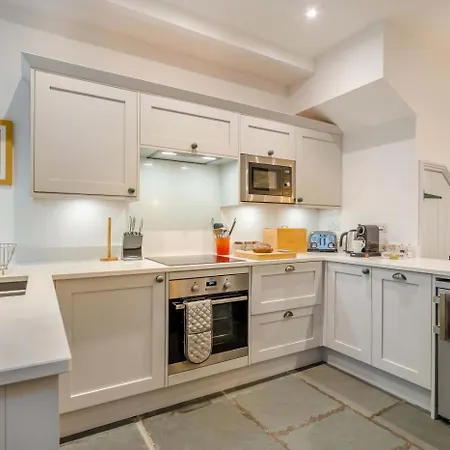 Дом отдыха 3 Bed In Skelwith Bridge Oc-lr130 *